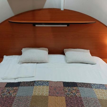 Family Apartman Gyula Ngoại thất bức ảnh