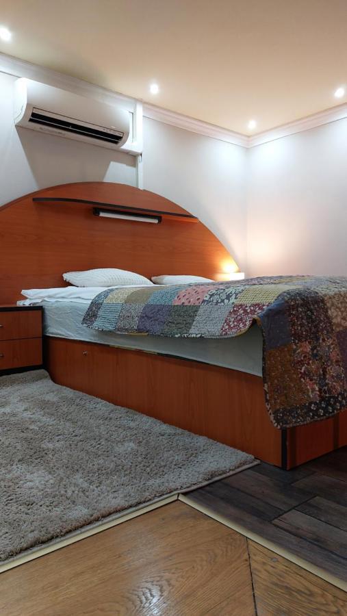 Family Apartman Gyula Ngoại thất bức ảnh