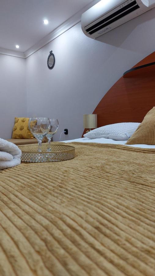 Family Apartman Gyula Ngoại thất bức ảnh
