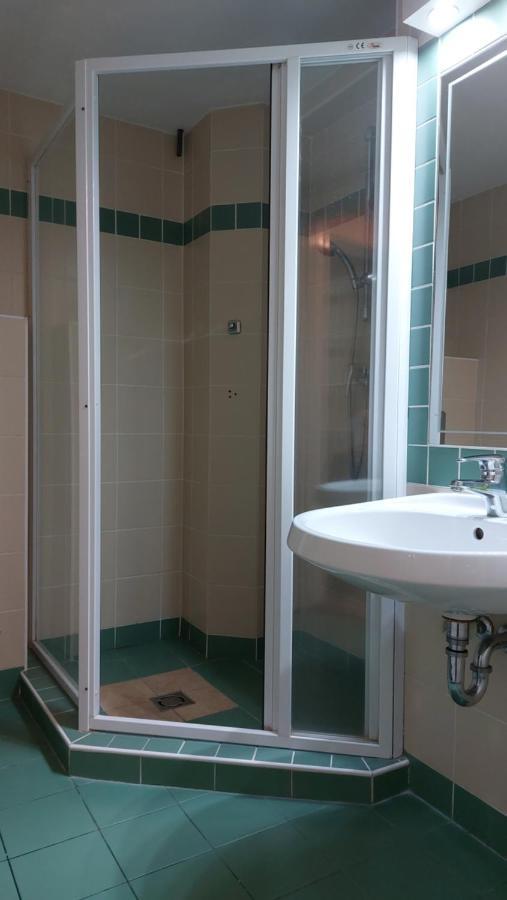 Family Apartman Gyula Ngoại thất bức ảnh