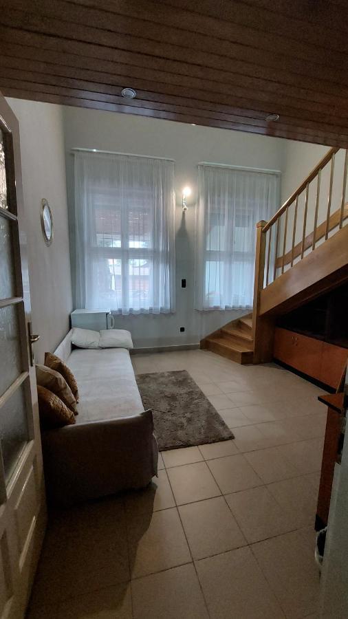 Family Apartman Gyula Ngoại thất bức ảnh