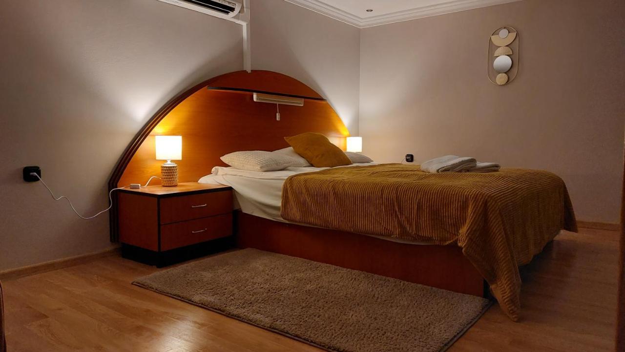 Family Apartman Gyula Ngoại thất bức ảnh